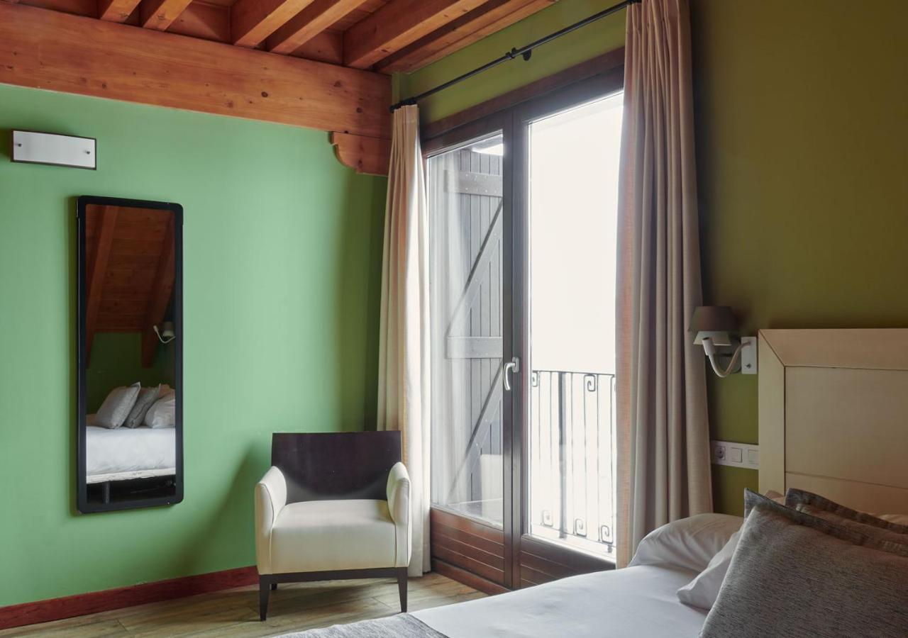 Apartahotel Tres Quinones サジェント・デ・ガジェゴ エクステリア 写真